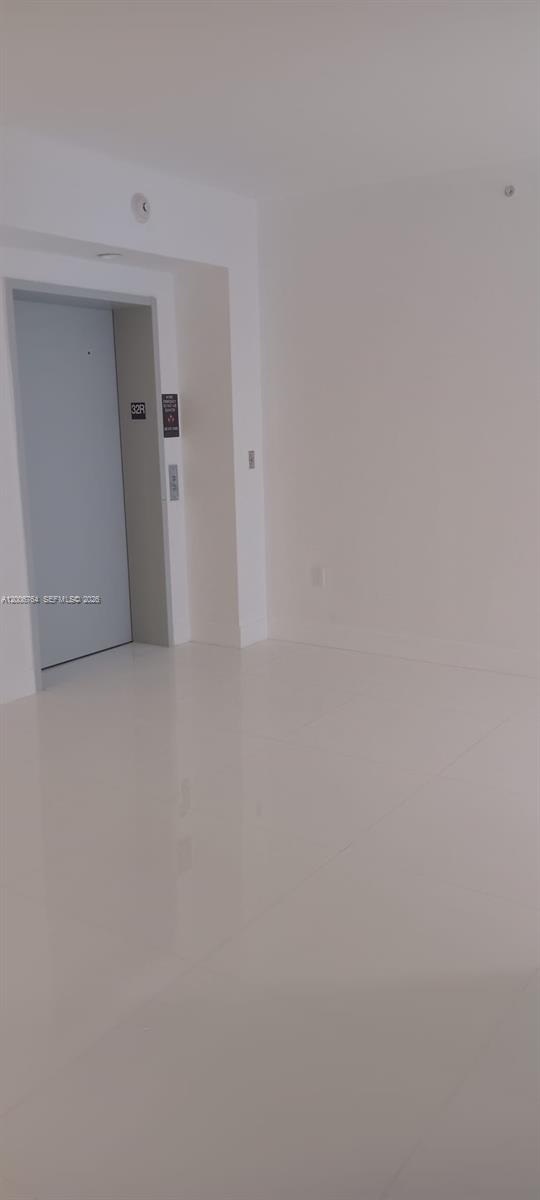 1010 Brickell Avenue, Unit 3205 Miami, FL 33131 - Photo 21 of 35 Private elevator
