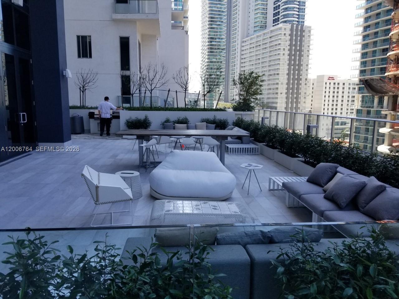 1010 Brickell Avenue, Unit 3205 Miami, FL 33131 - Photo 30 of 35 Grill area for residents