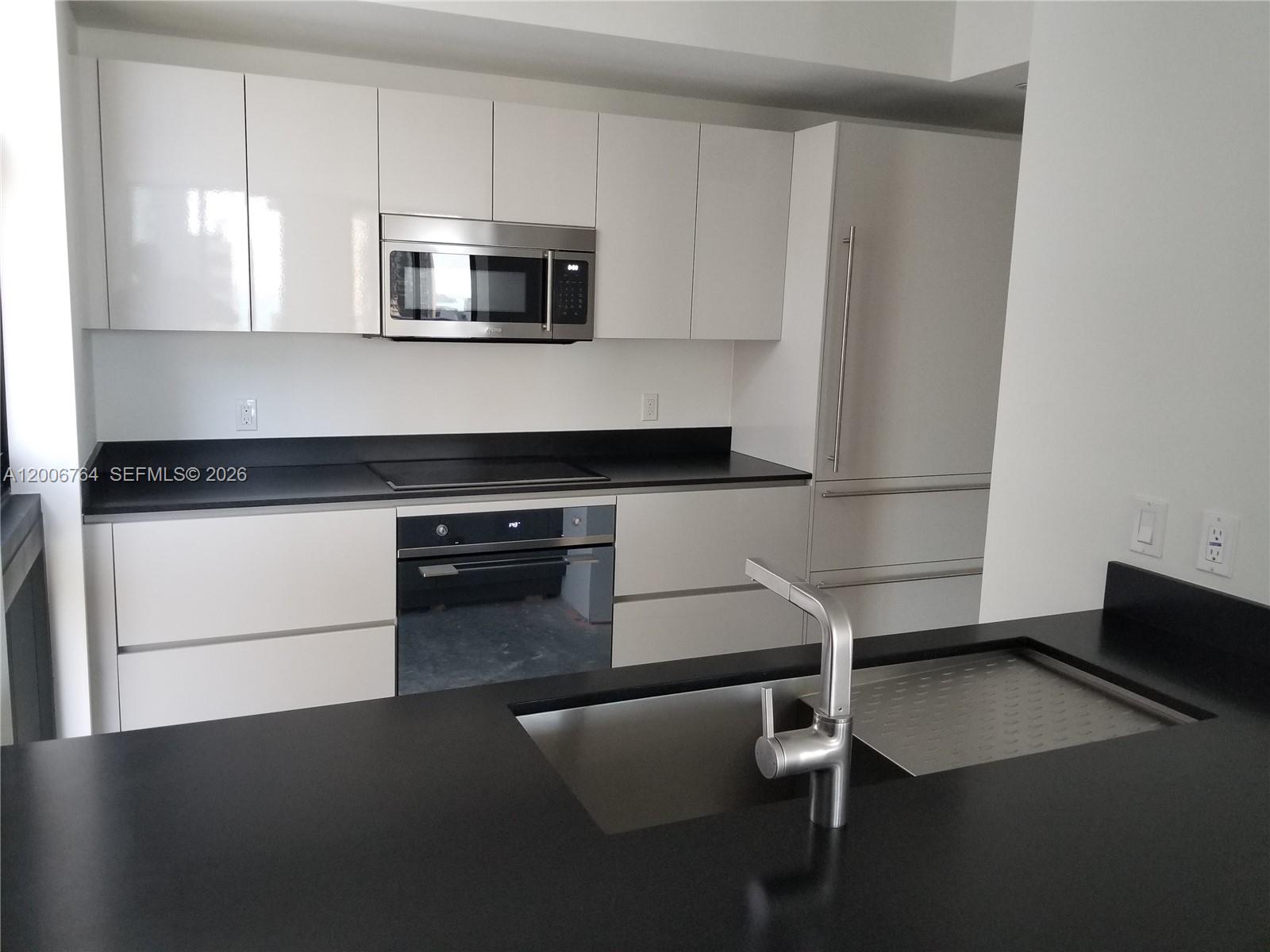 1010 Brickell Avenue, Unit 3205 Miami, FL 33131 - Photo 8 of 35