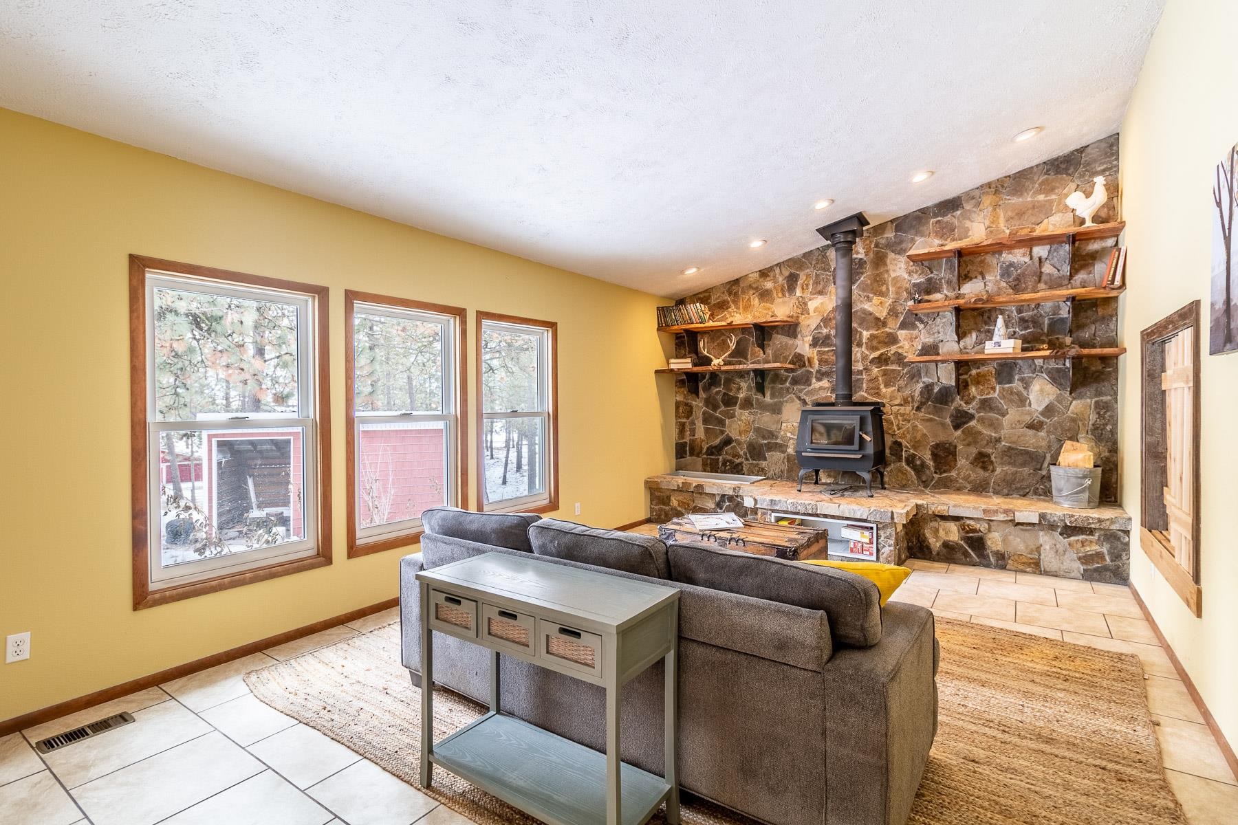 17008 South Smythe Road Spokane, WA 99224 - Photo 4 of 50 Gallery Image 4