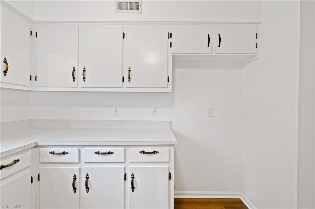 2009 Rendall Street Burlington, NC 27215 - Photo 12 of 33