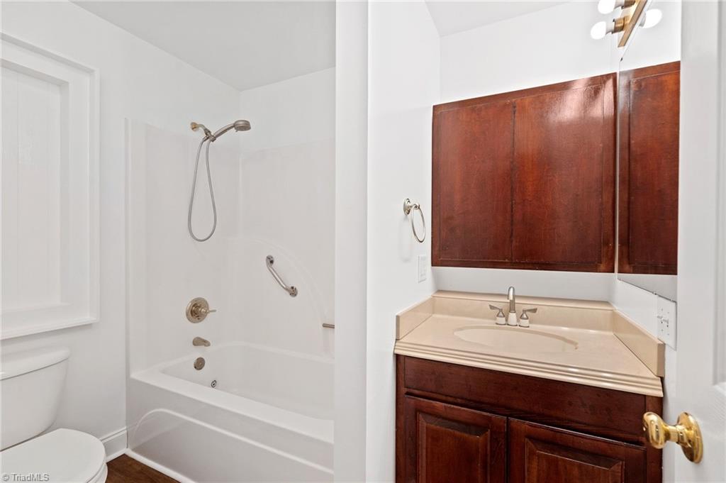 2009 Rendall Street Burlington, NC 27215 - Photo 17 of 33