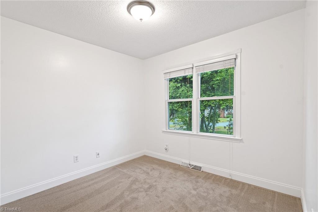 2009 Rendall Street Burlington, NC 27215 - Photo 22 of 33