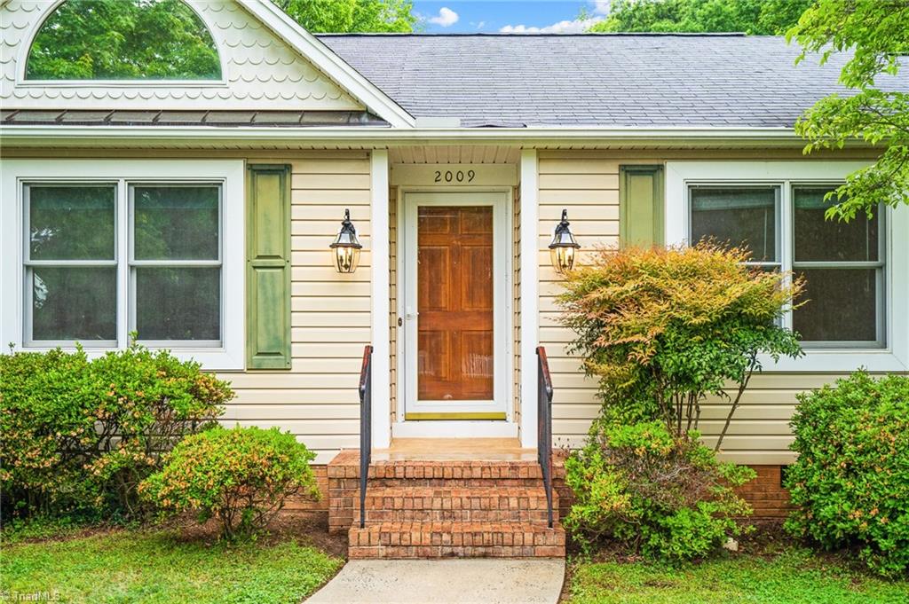 2009 Rendall Street Burlington, NC 27215 - Photo 3 of 33