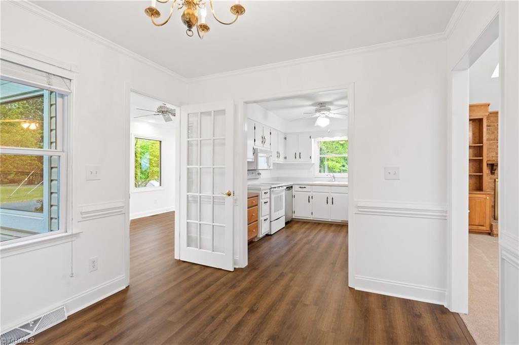 2009 Rendall Street Burlington, NC 27215 - Photo 8 of 33