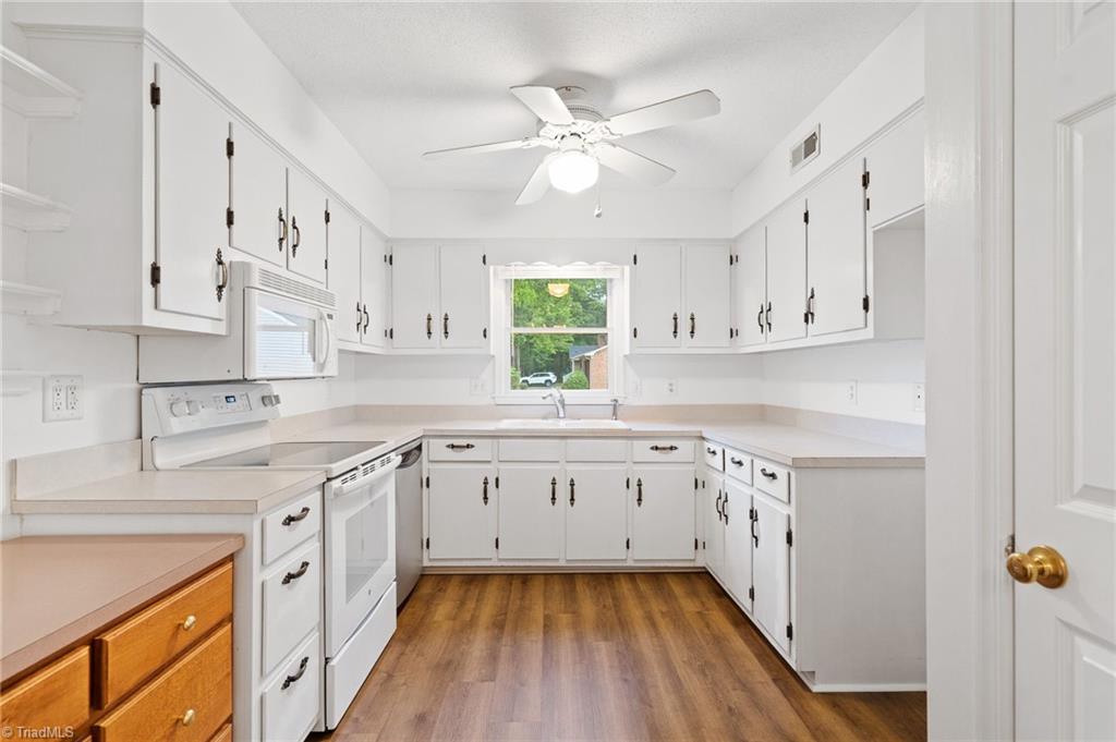 2009 Rendall Street Burlington, NC 27215 - Photo 9 of 33