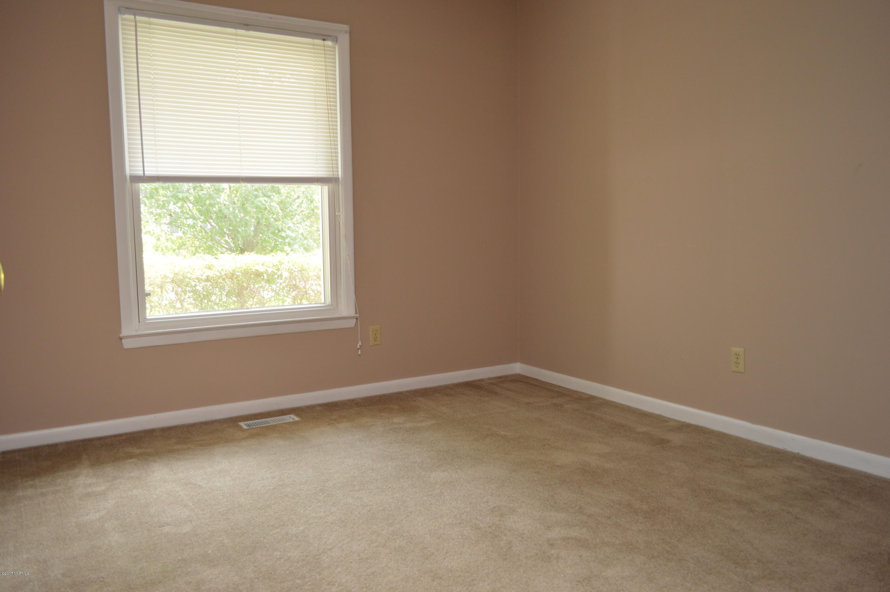 103 Wildwood Road Havelock, NC 28532 - Photo 14 of 21 1ST BEDROOM