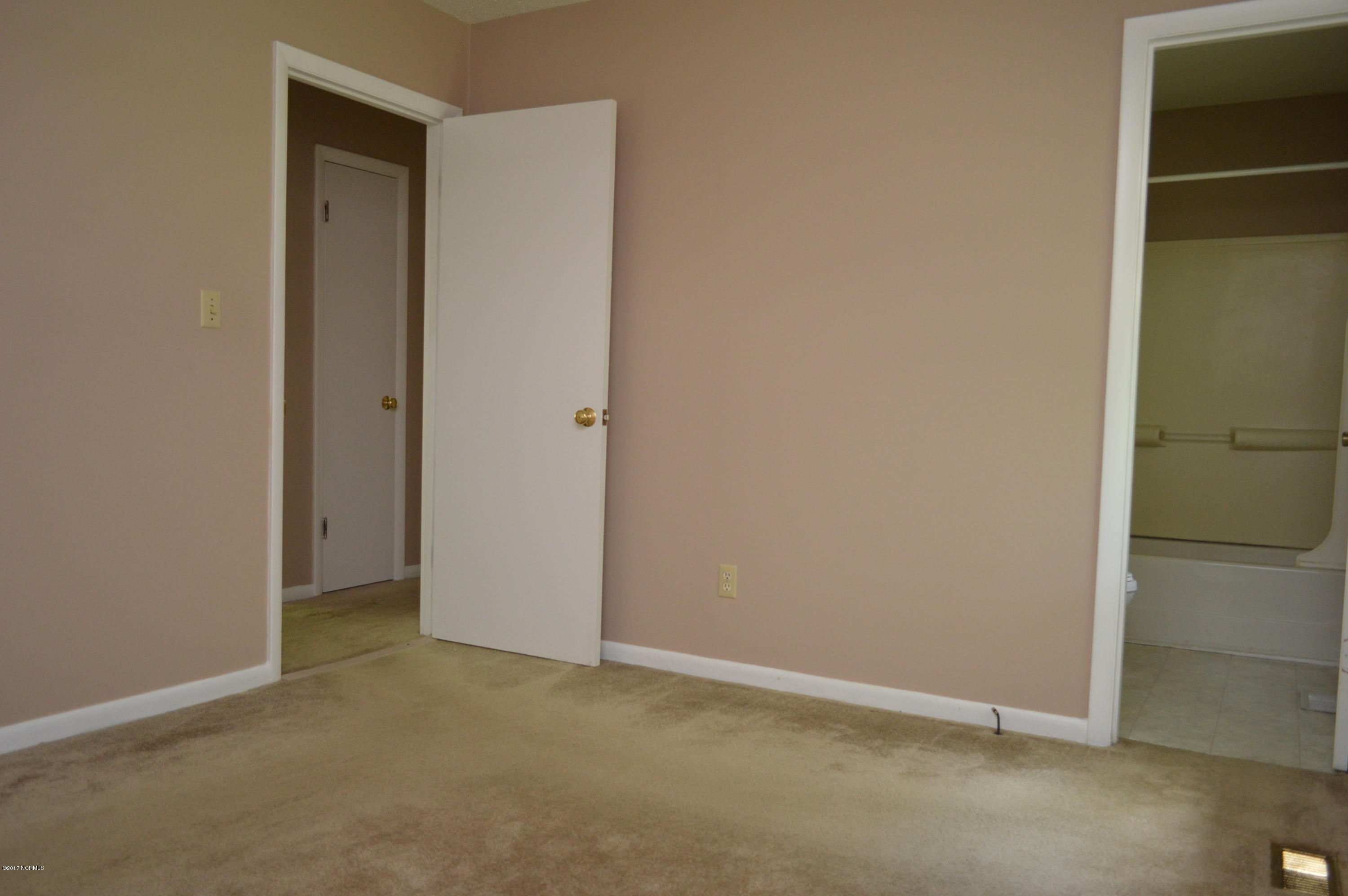 103 Wildwood Road Havelock, NC 28532 - Photo 19 of 21 MASTER BEDROOM