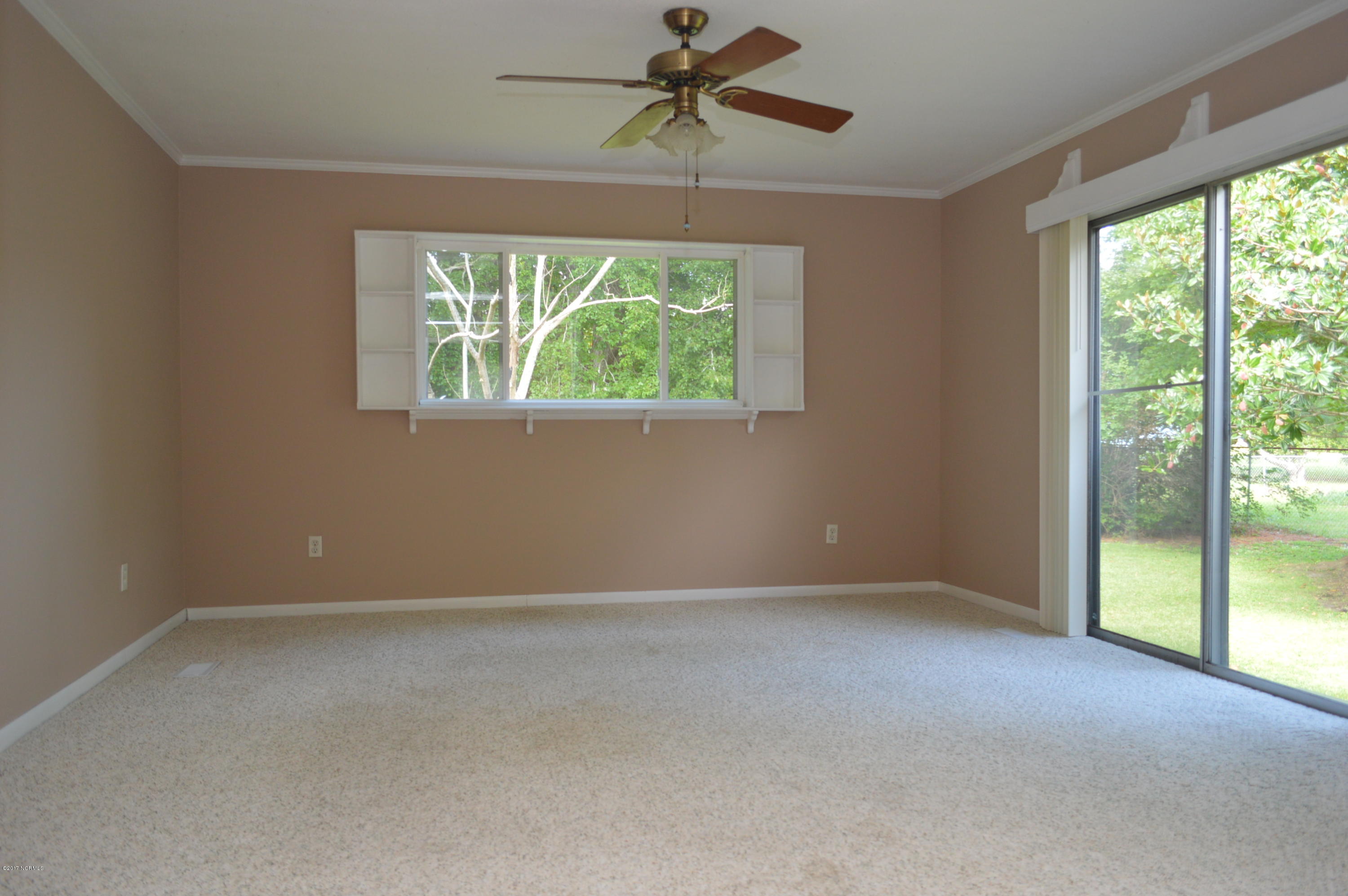 103 Wildwood Road Havelock, NC 28532 - Photo 7 of 21 FAMILY ROOM