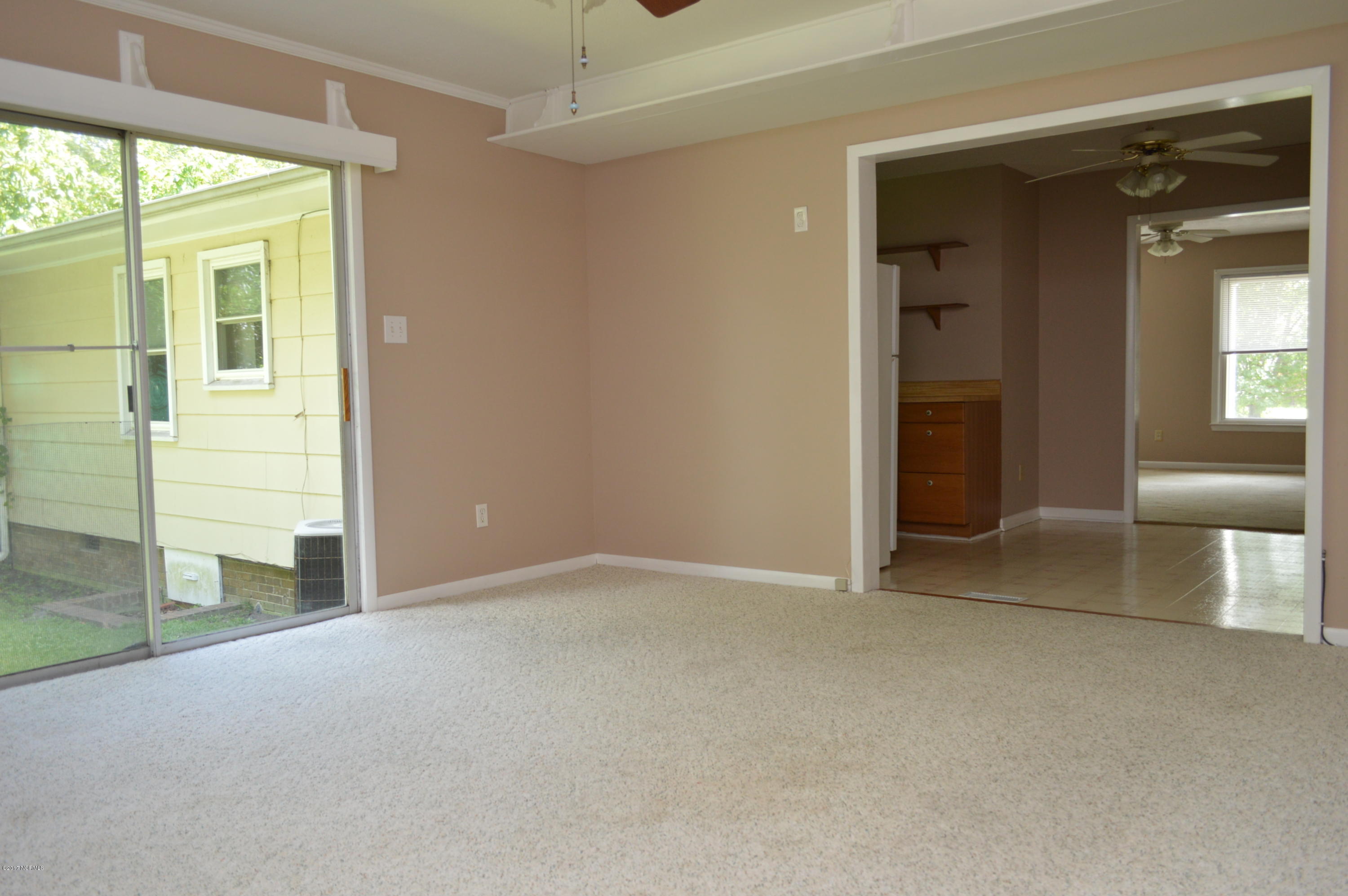 103 Wildwood Road Havelock, NC 28532 - Photo 8 of 21 FAMILY ROOM