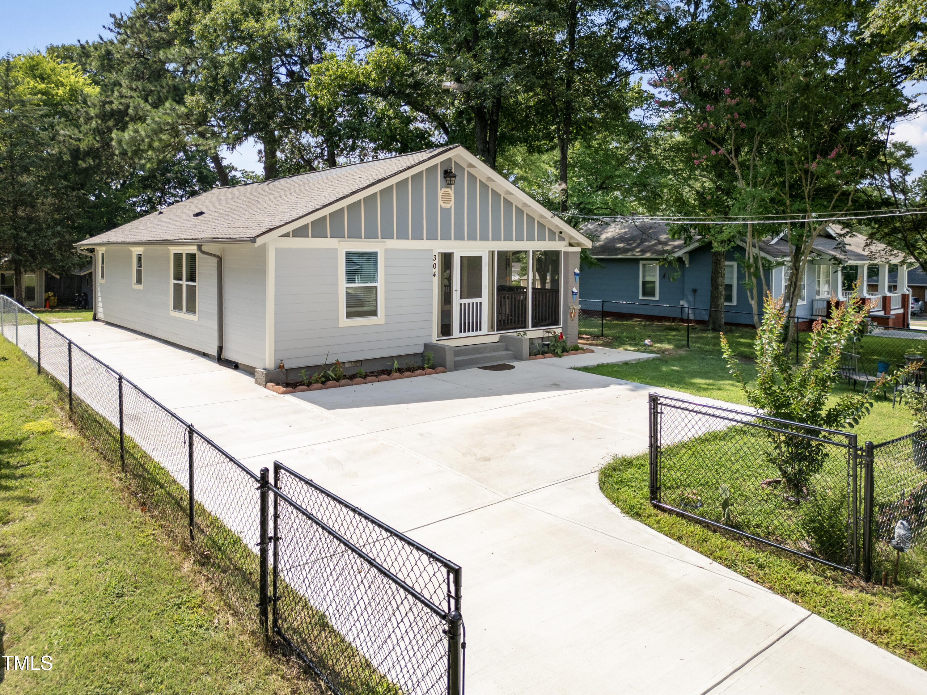 304 Spring Street Durham, NC 27703 - Photo 2 of 28 DJI_0903 copy