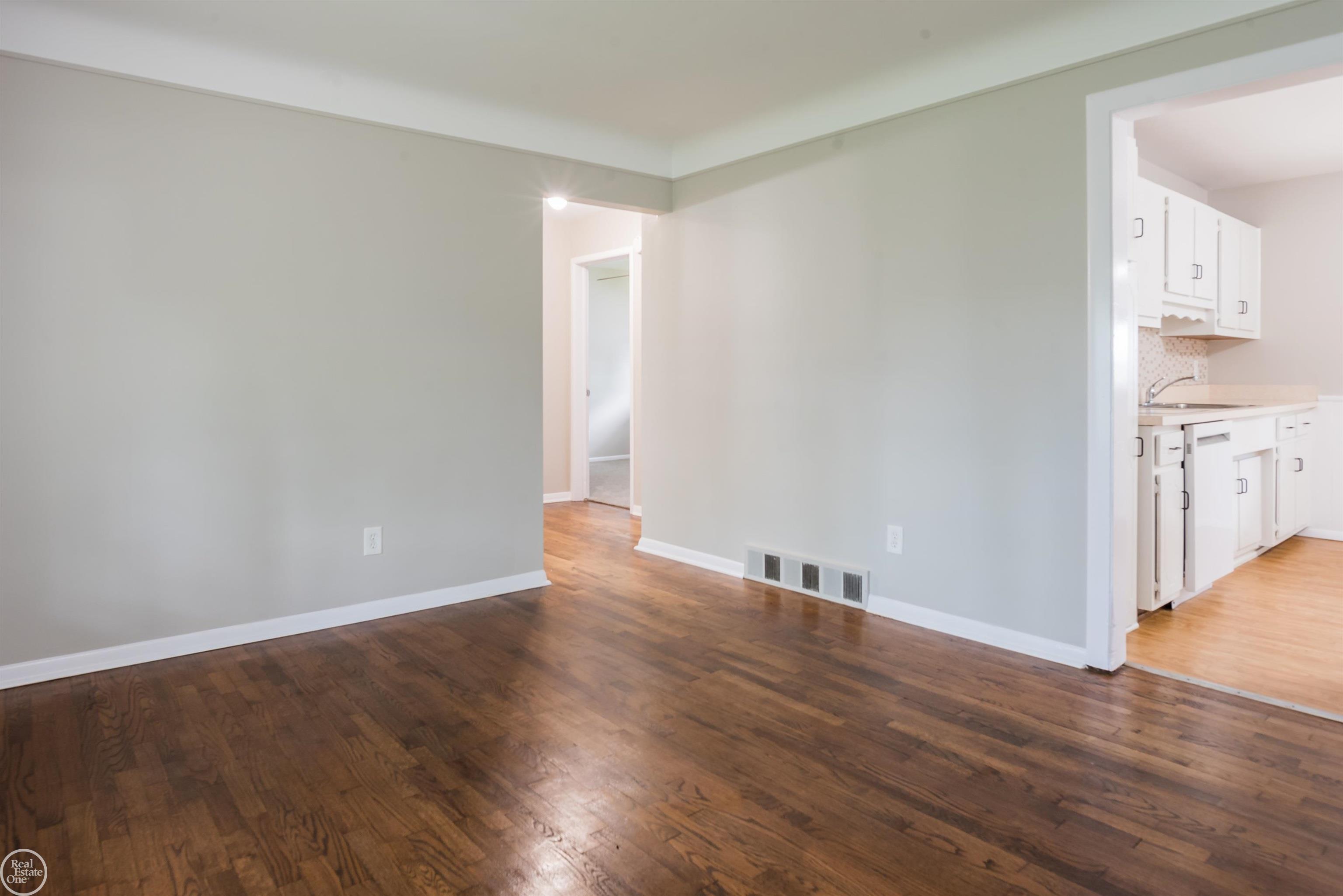 4444 Martin Road Warren, MI 48092 - Photo 8 of 27