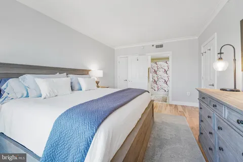 $350,000 | 777 7th Street Northwest, Unit 1124, Washington, DC 20001