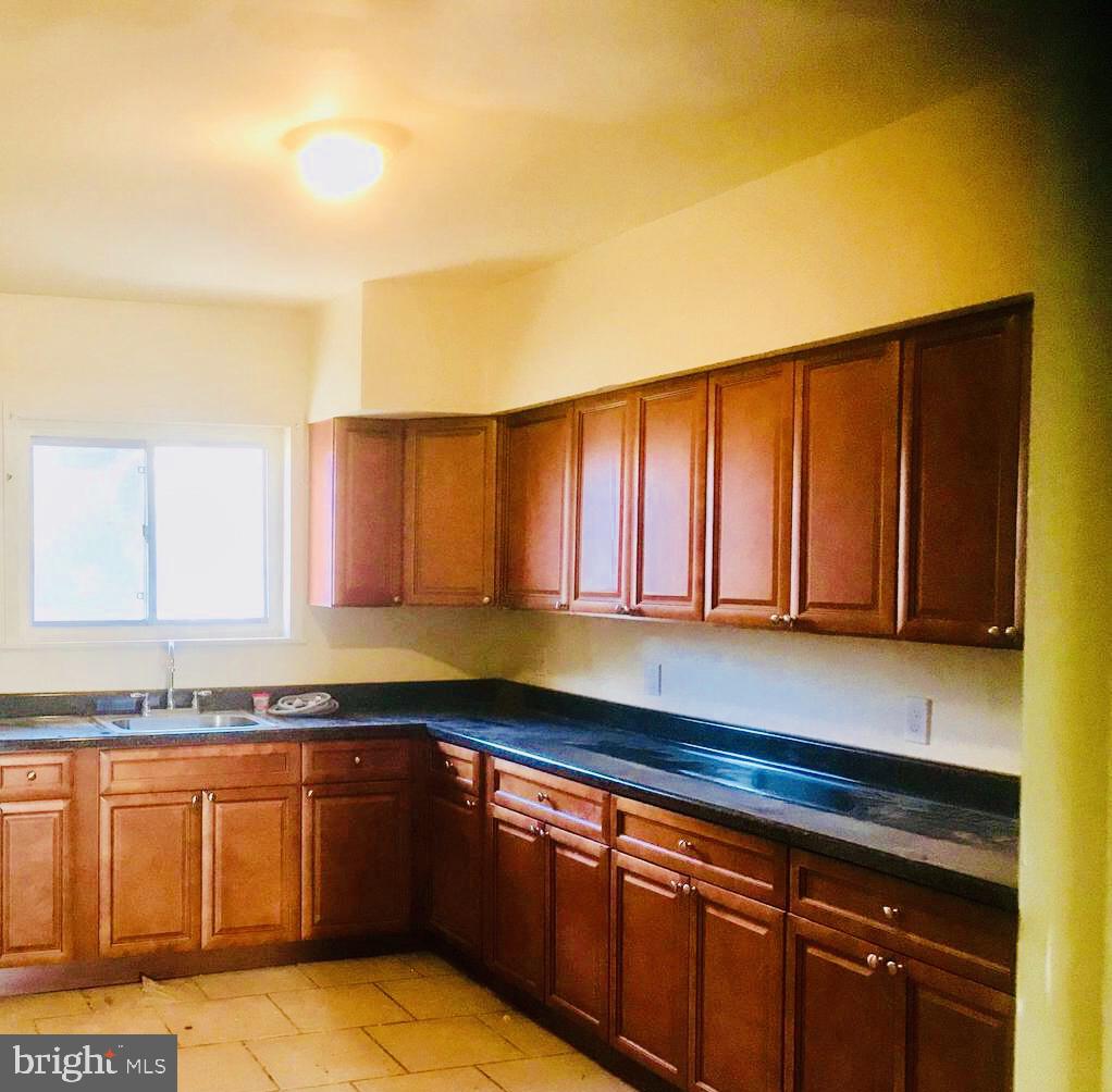 6348 Reedland Street Philadelphia, PA 19142 - Photo 6 of 17 Gallery Image 6