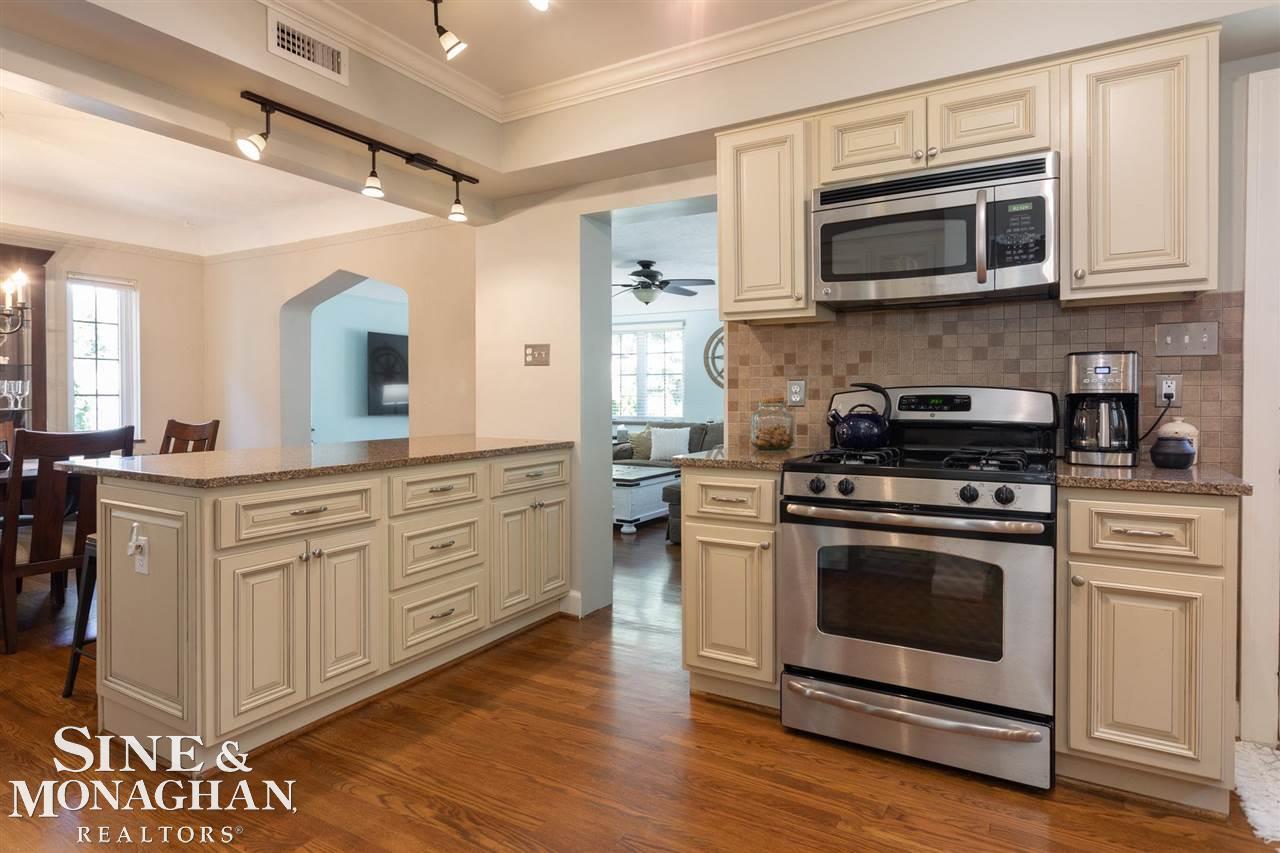 274 Moran Road Grosse Pointe Farms, MI 48236 - Photo 13 of 44