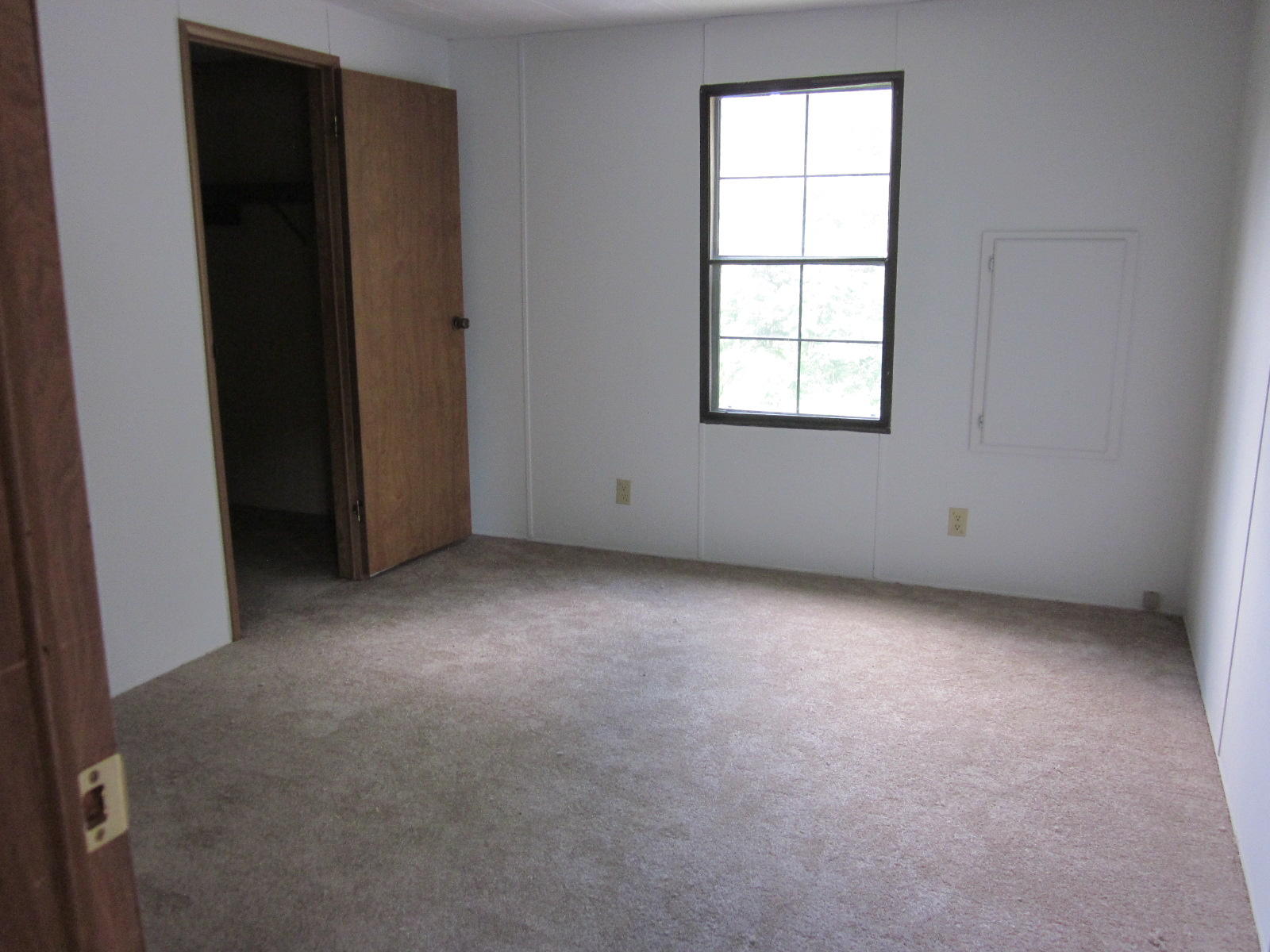 365 Ruritan Road Rocky Mount, VA 24151 - Photo 23 of 33 an empty room with a window