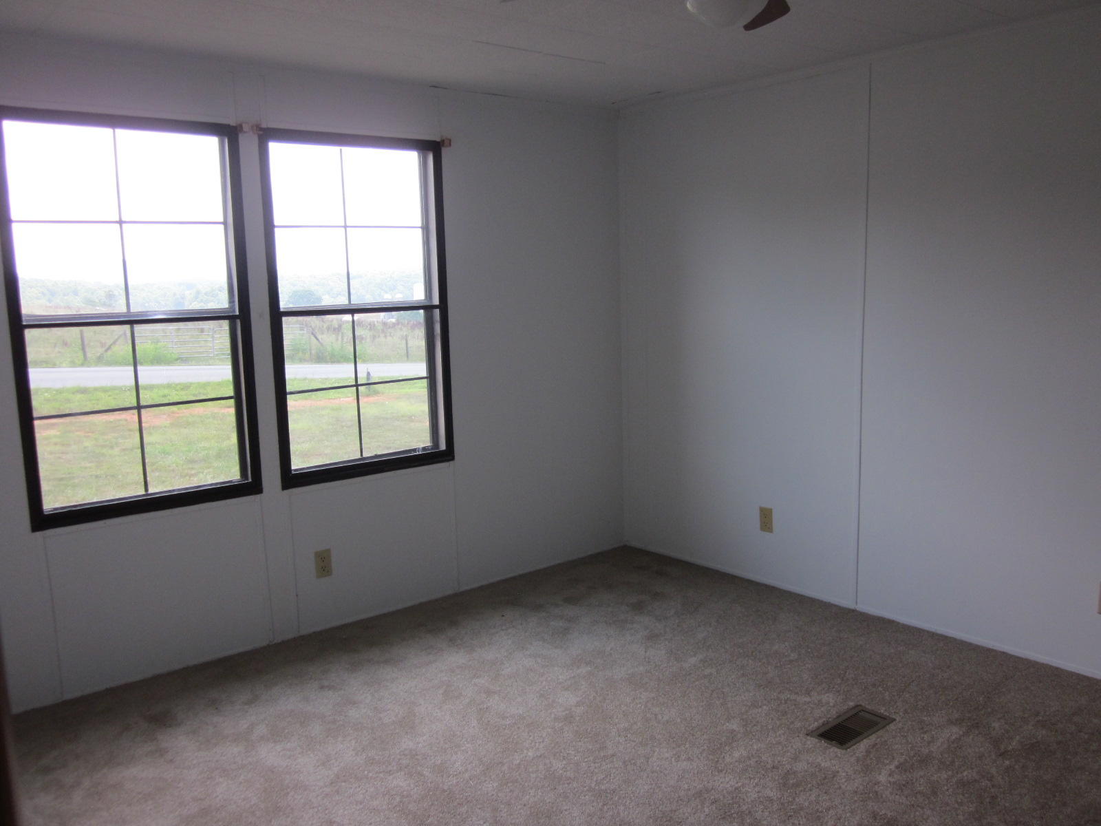 365 Ruritan Road Rocky Mount, VA 24151 - Photo 25 of 33 an empty room with a window