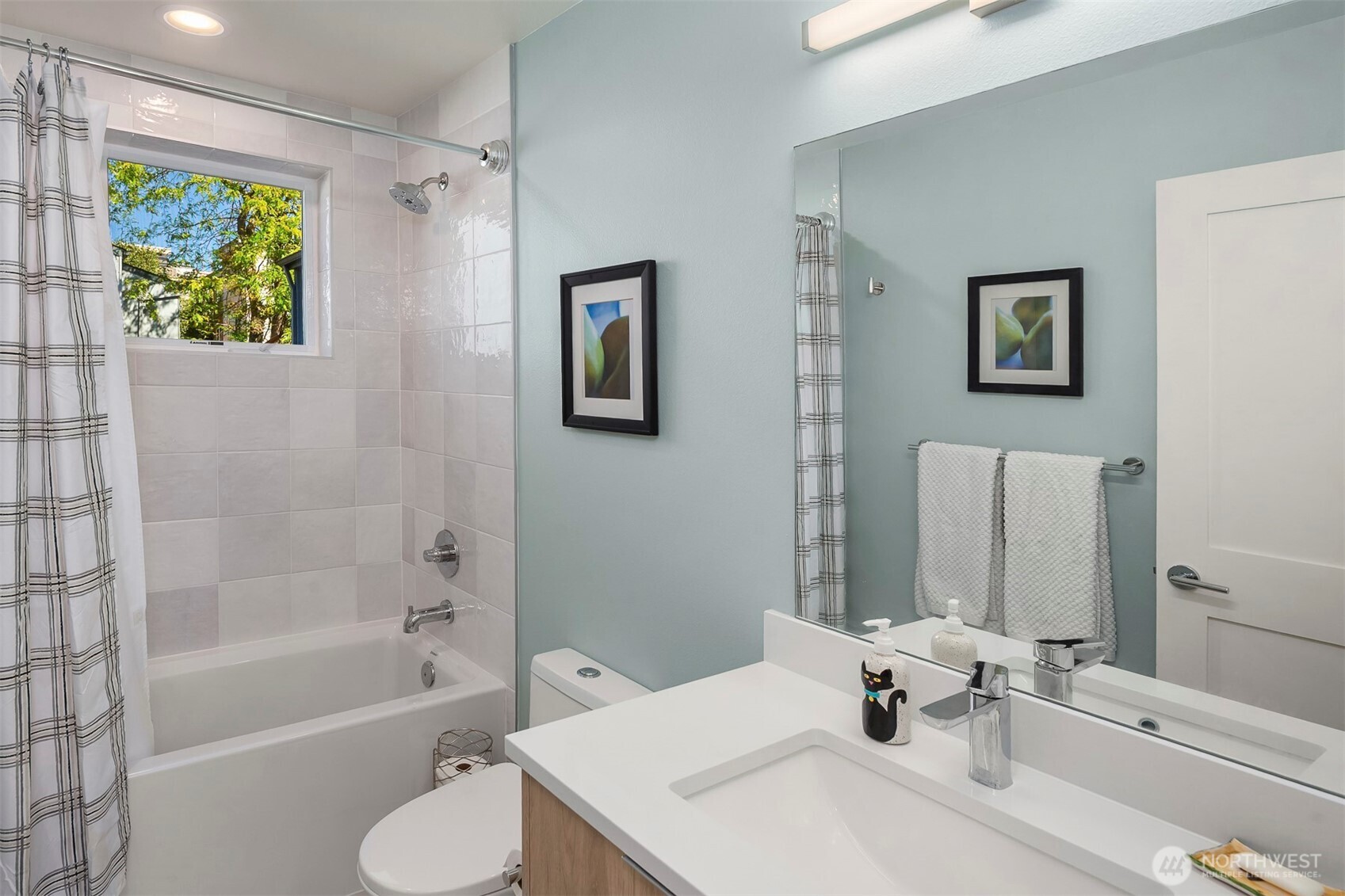 4104 Leary Way Northwest Seattle, WA 98107 - Photo 13 of 34