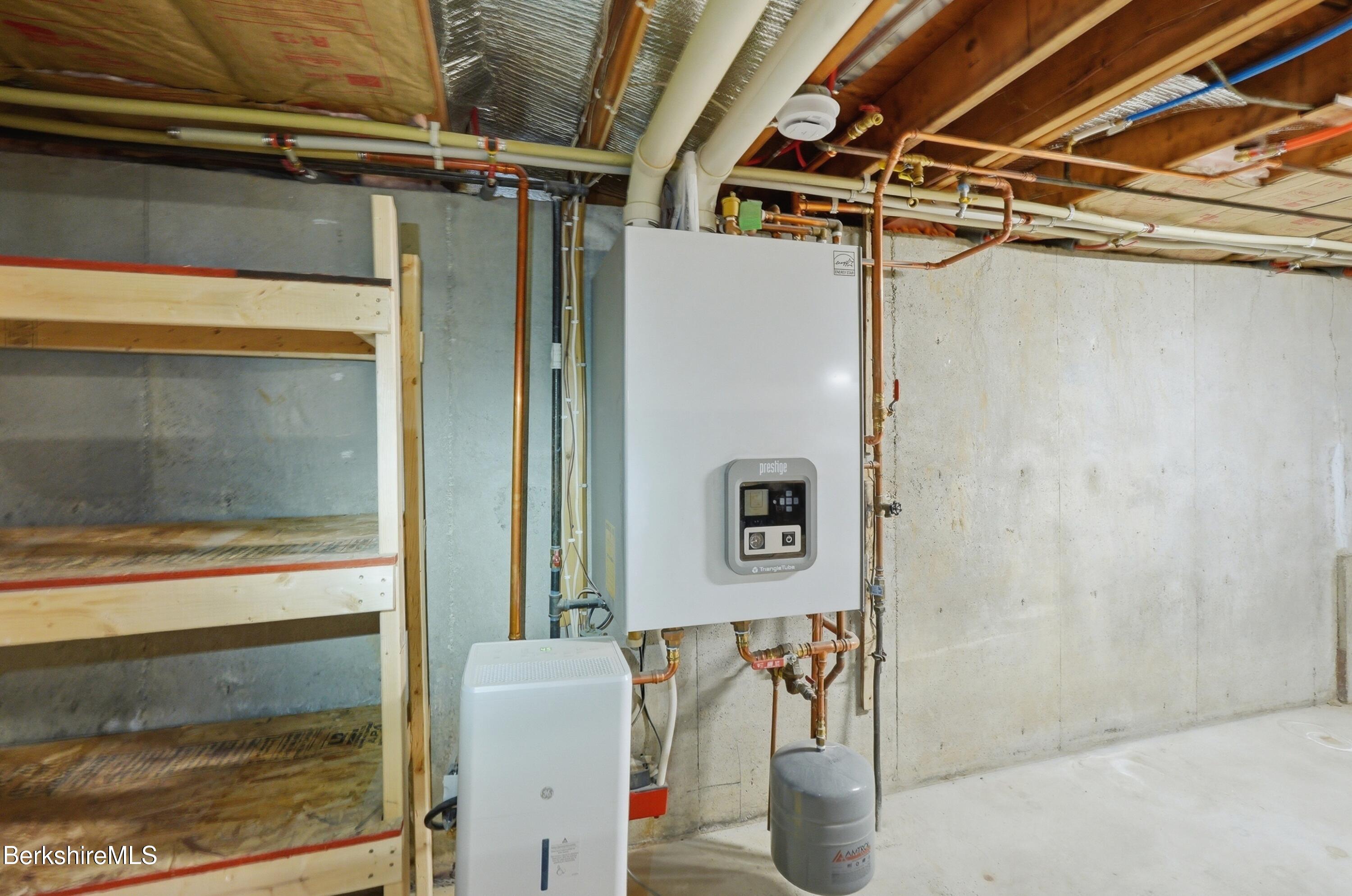 184 Melbourne Road Pittsfield, MA 01201 - Photo 34 of 36 Wall Hung Heating System