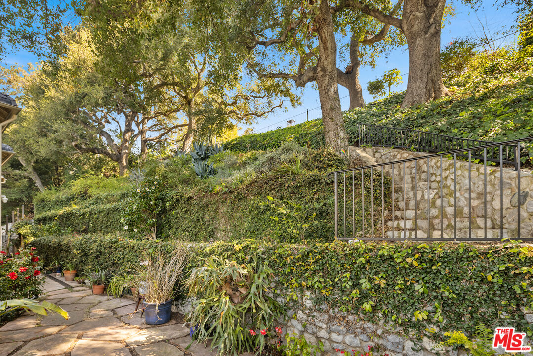 35 Haldeman Road Santa Monica, CA 90402 - Photo 17 of 18