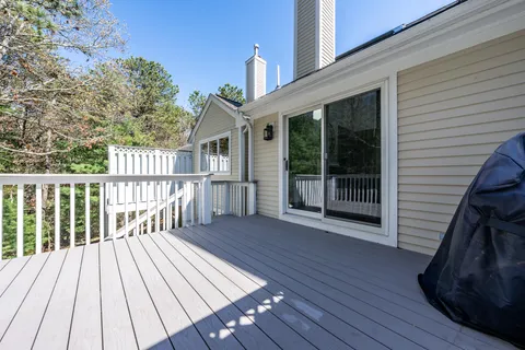 $579,000 | 21 Rolling Green Lane, Mashpee, MA 02649