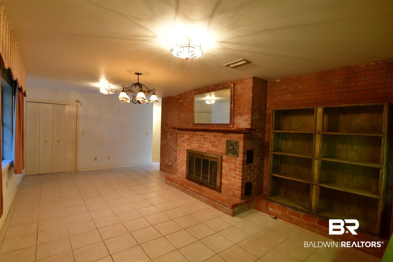 1003 North Pine Street Foley, AL 36535 - Photo 5 of 44