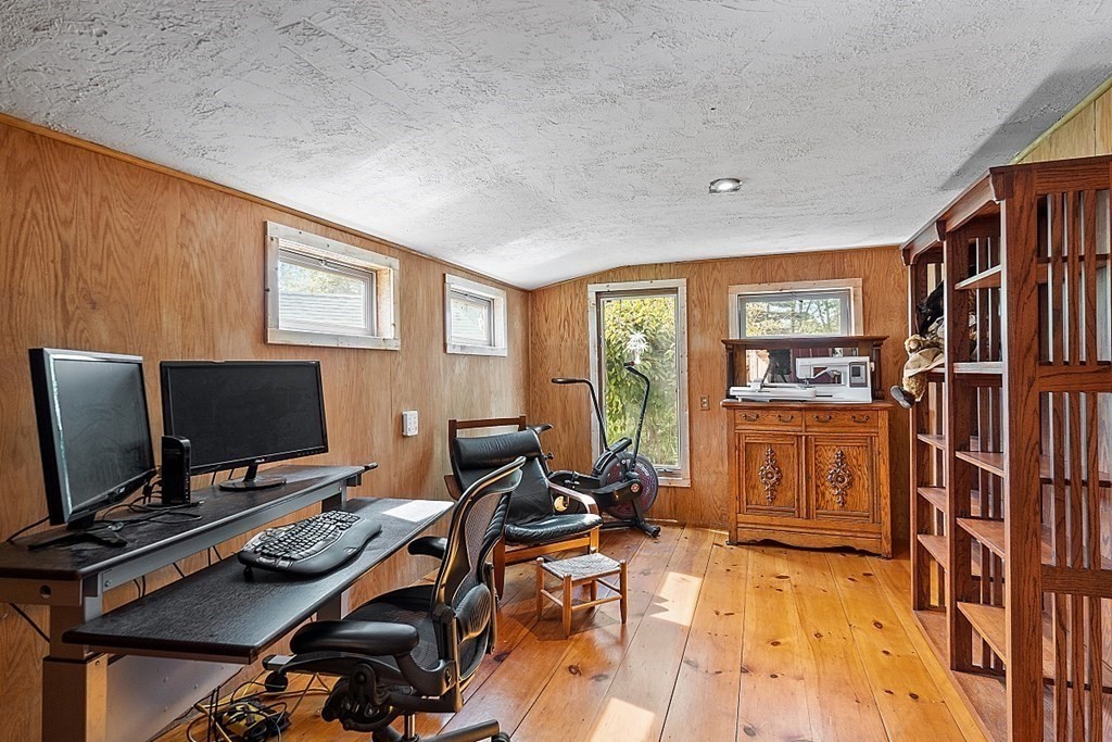 162 Stow Road Harvard, MA 01451 - Photo 18 of 36 Gallery Image 18