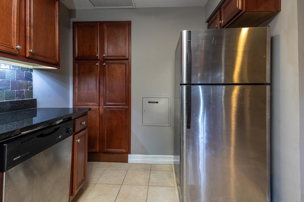 655 Riverside Drive, Unit 708B Memphis, TN 38103 - Photo 7 of 24