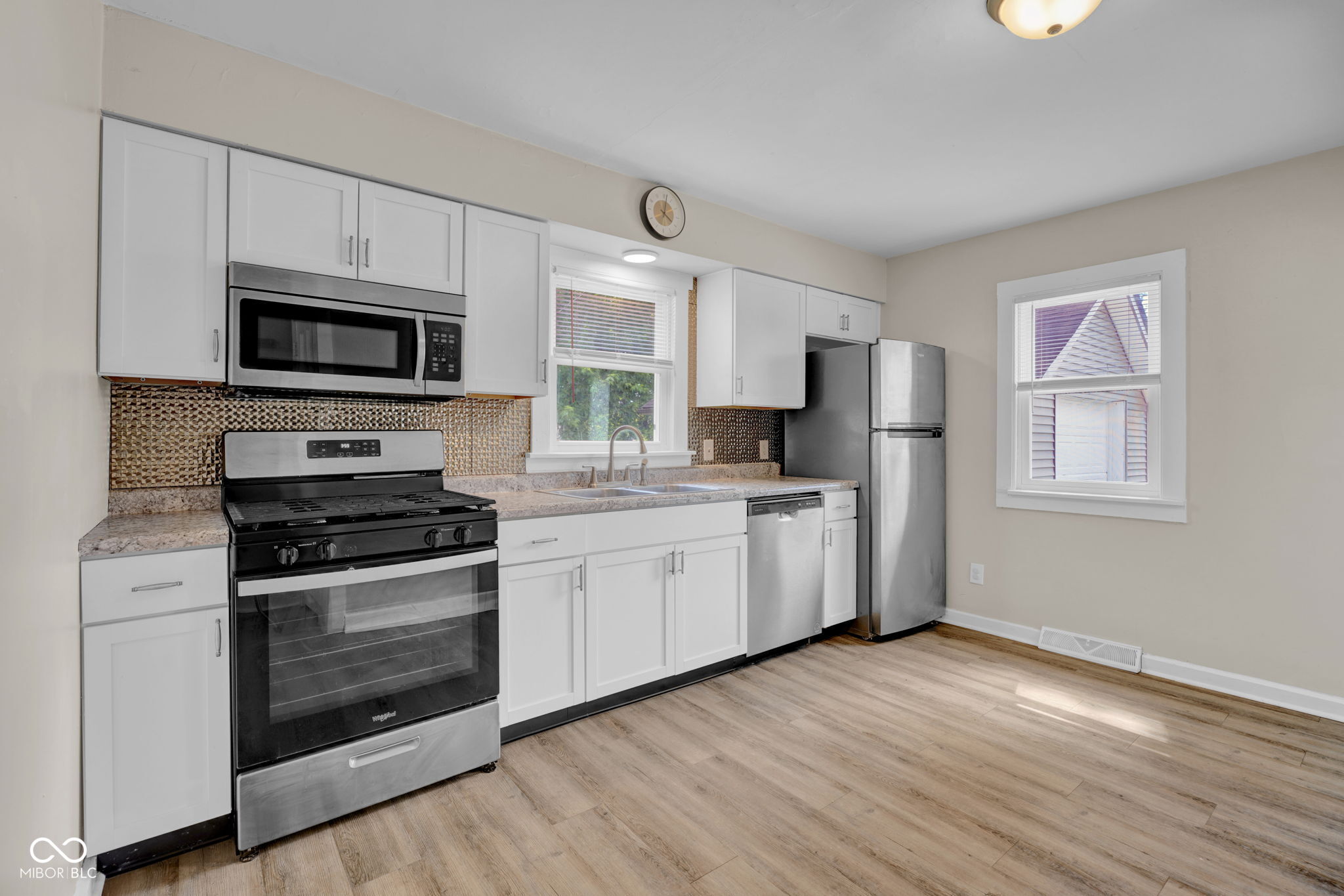 3127 13th Street Columbus, IN 47201 - Photo 8 of 30