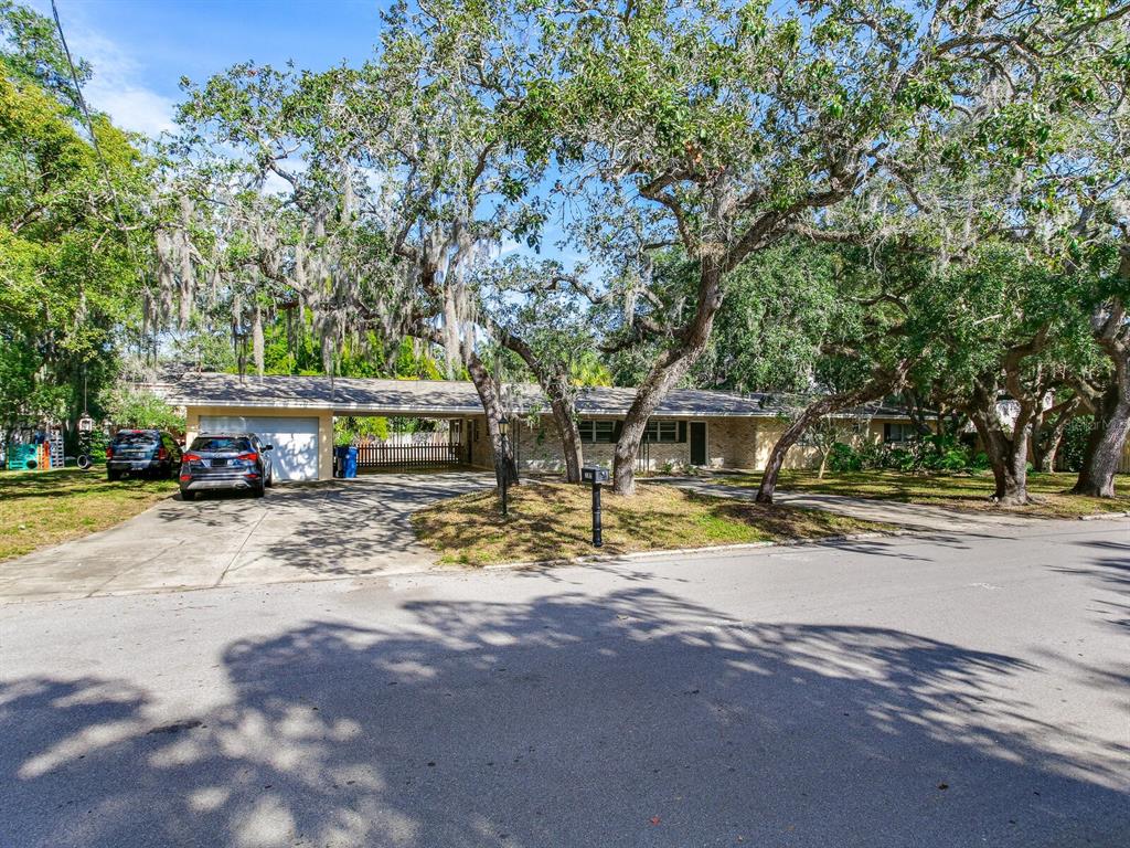 3105 West Hawthorne Road Tampa, FL 33611 - Photo 1 of 1