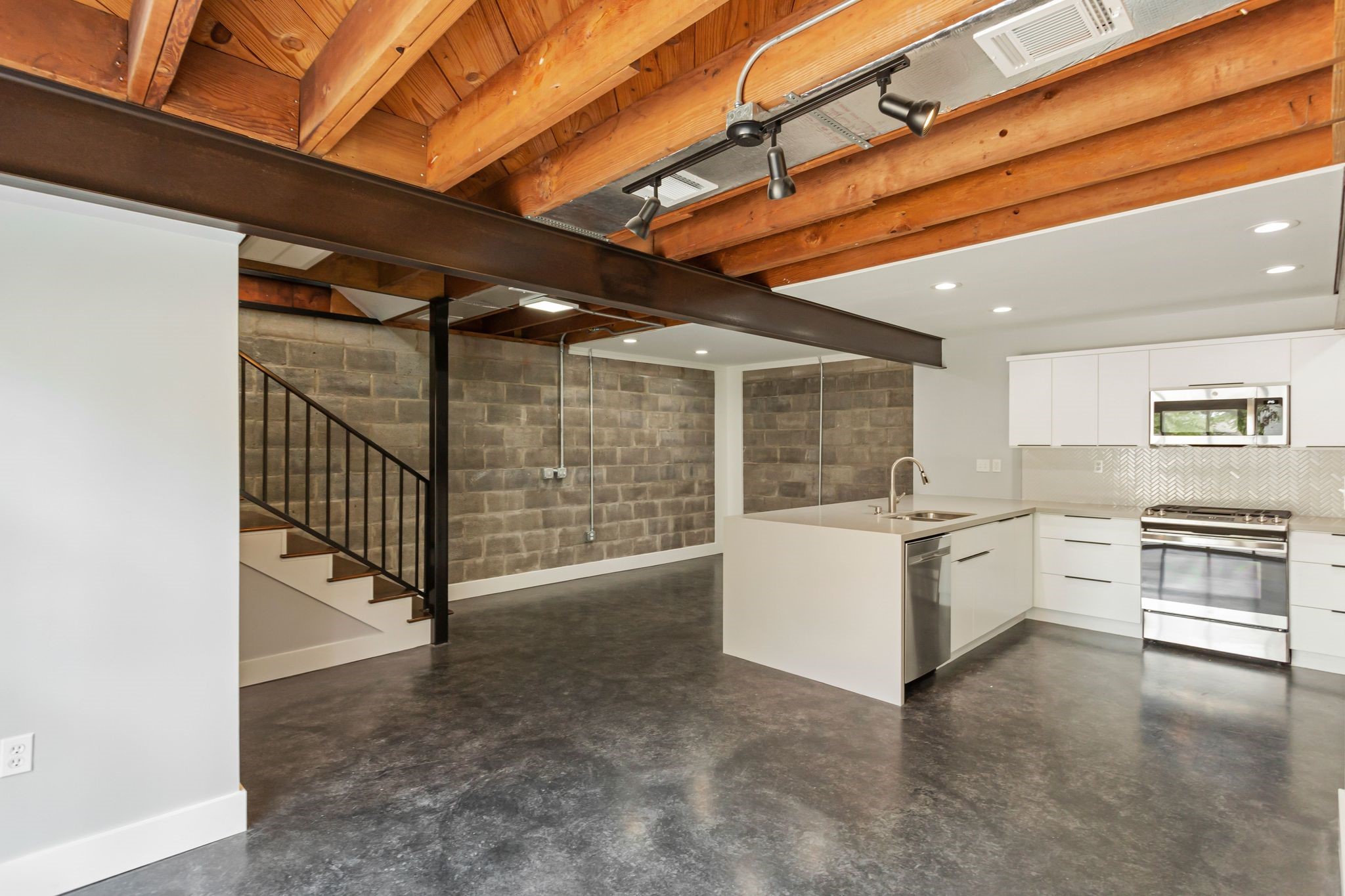 2005 Portsmouth Street, Unit C Houston, TX 77098 - Photo 12 of 26