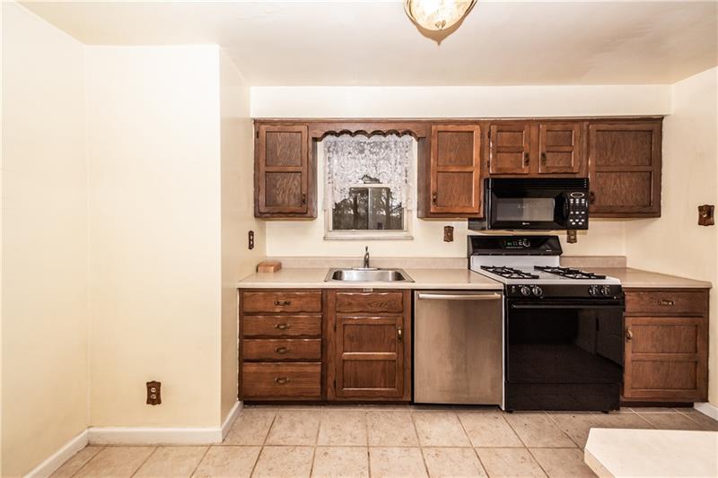 8101 Peebles Road Pittsburgh, PA 15237 - Photo 9 of 25 Kitchen 13x8