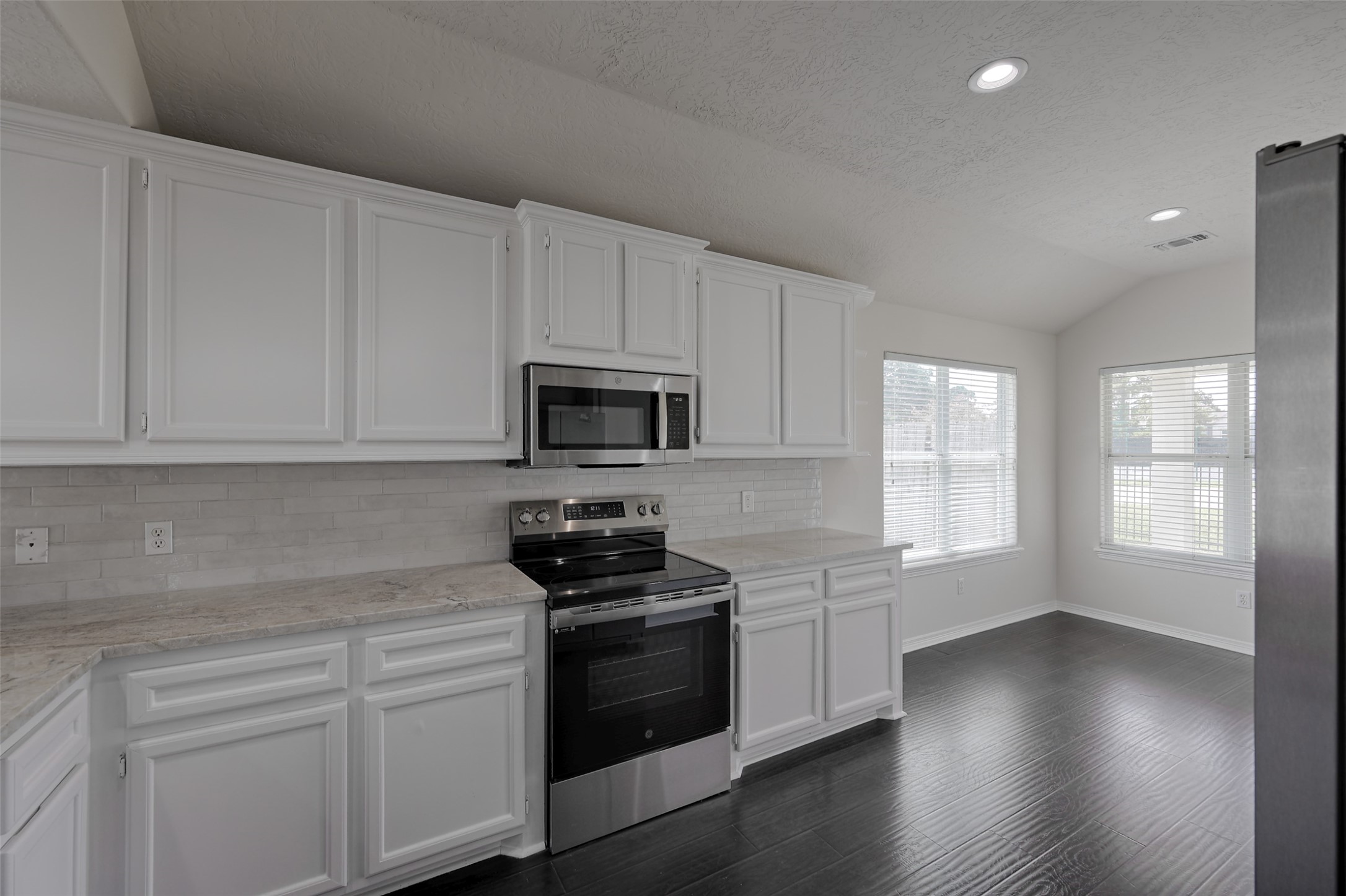 14605 Ophiuchus Court Willis, TX 77318 - Photo 11 of 37