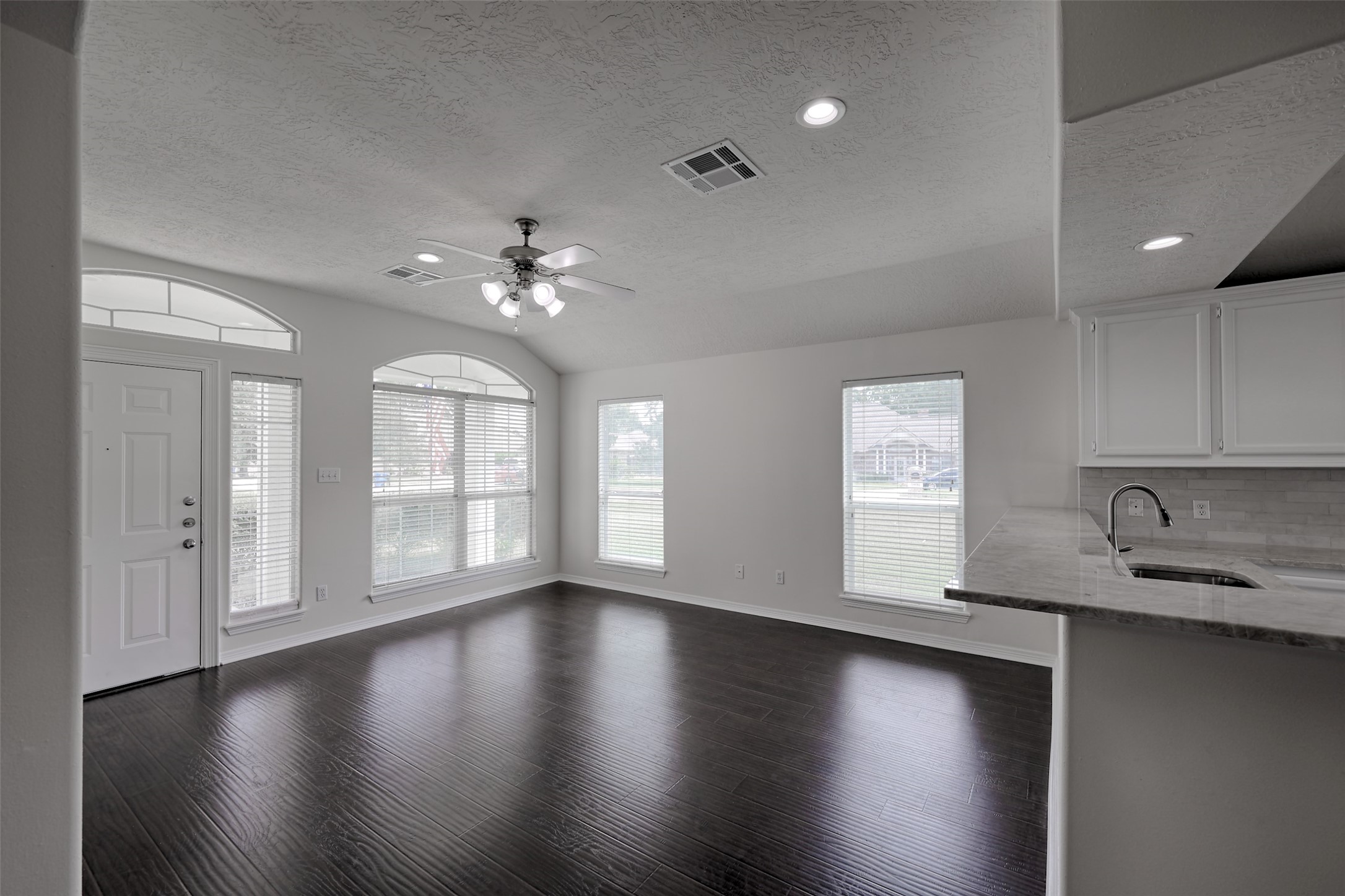 14605 Ophiuchus Court Willis, TX 77318 - Photo 6 of 37