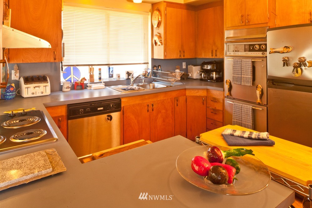 1107 North 50th Street Seattle, WA 98103 - Photo 5 of 10 Gallery Image 5