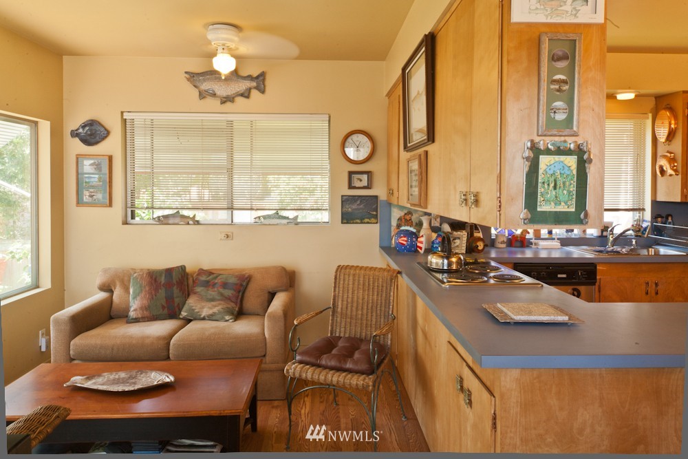 1107 North 50th Street Seattle, WA 98103 - Photo 6 of 10 Gallery Image 6