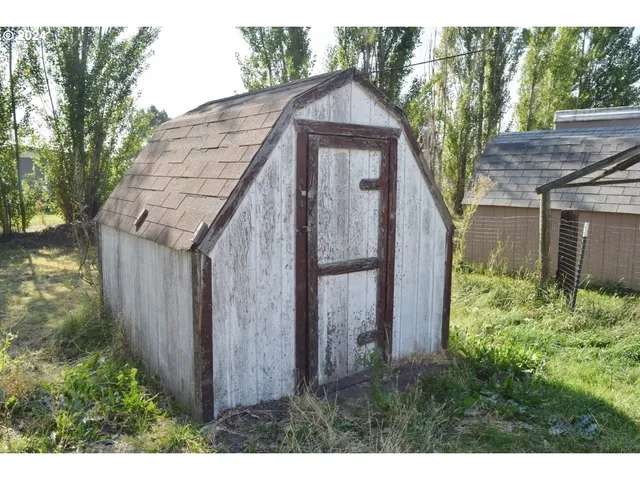 $65,000 | 134 East Van Buren Street, Athena, OR 97813