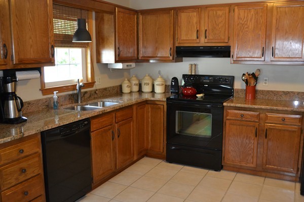 8 Broughton Road Worcester, MA 01607 - Photo 6 of 21 Gallery Image 6