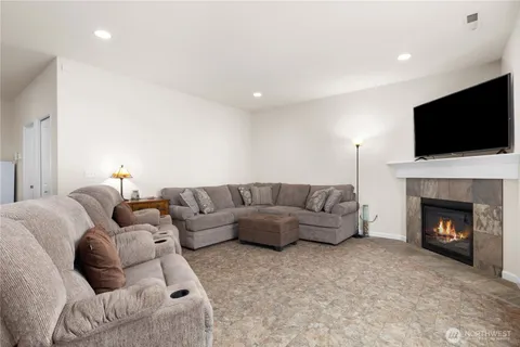 $650,000 | 7913 152nd St Court East, Puyallup, WA 98375