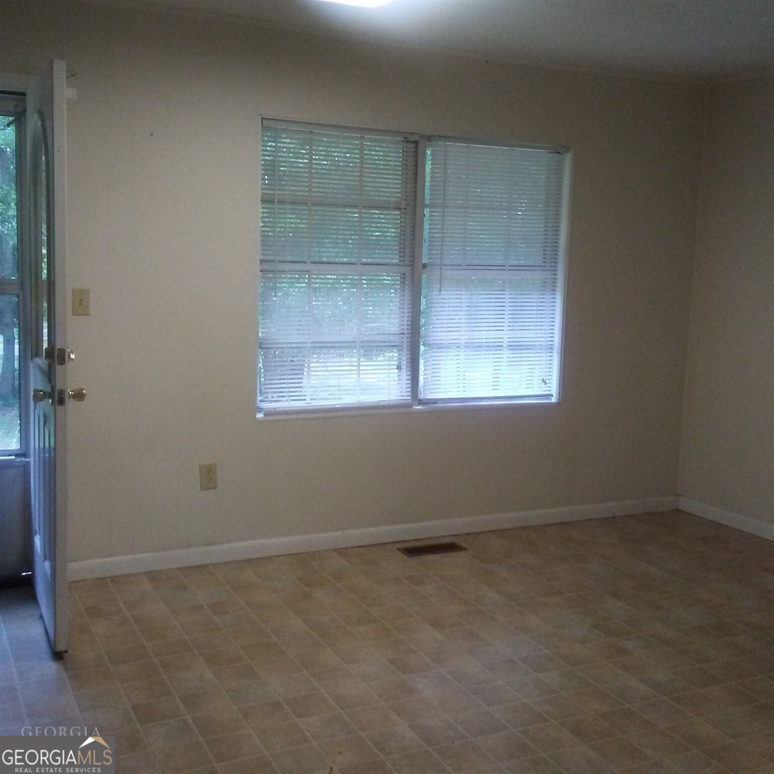 237 Thrasher Street Bowersville, GA 30516 - Photo 3 of 13