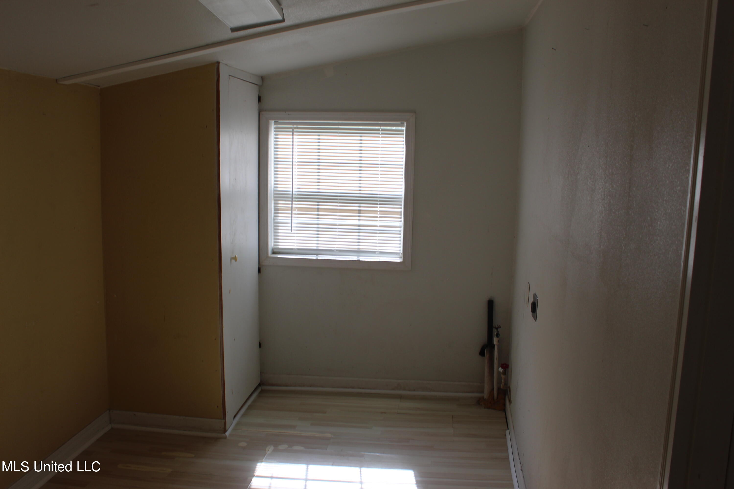 3808 Fieldworth Road Moss Point, MS 39562 - Photo 11 of 17 IMG_0706