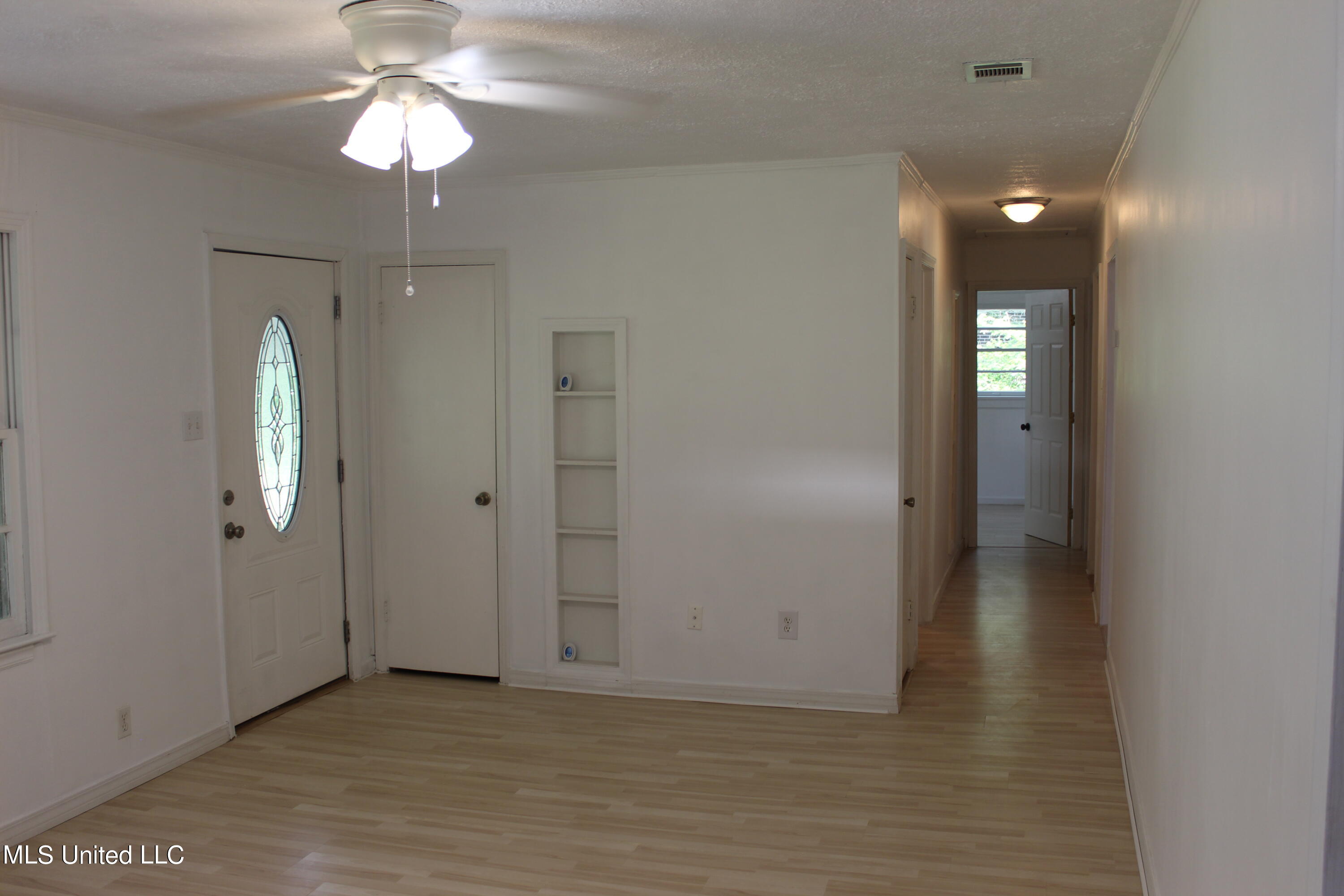 3808 Fieldworth Road Moss Point, MS 39562 - Photo 6 of 17 IMG_0707