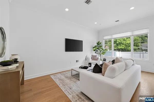 $1,099,000 | 22 Gabriel Court, Unit 22, Paramus, NJ 07652