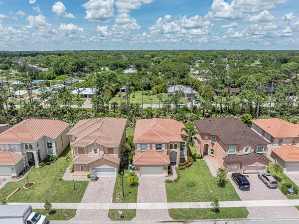 $2,600 | 5605 Spanish River Road, Fort Pierce, FL 34951