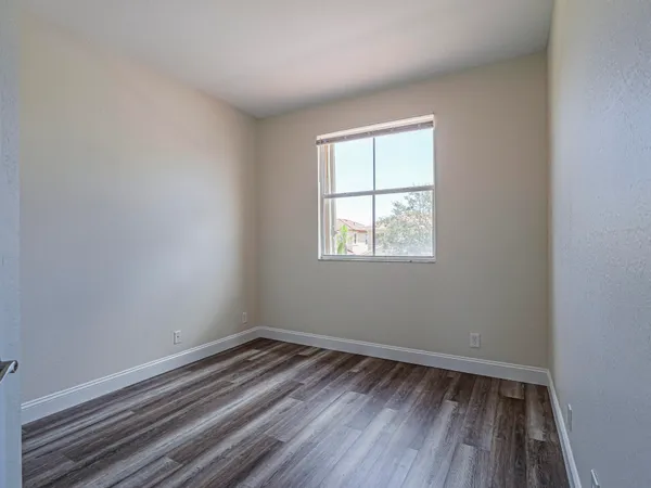 $2,600 | 5605 Spanish River Road, Fort Pierce, FL 34951