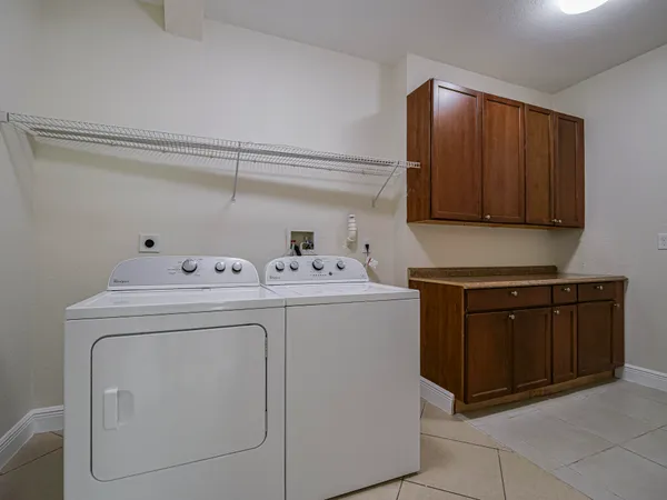 $2,600 | 5605 Spanish River Road, Fort Pierce, FL 34951