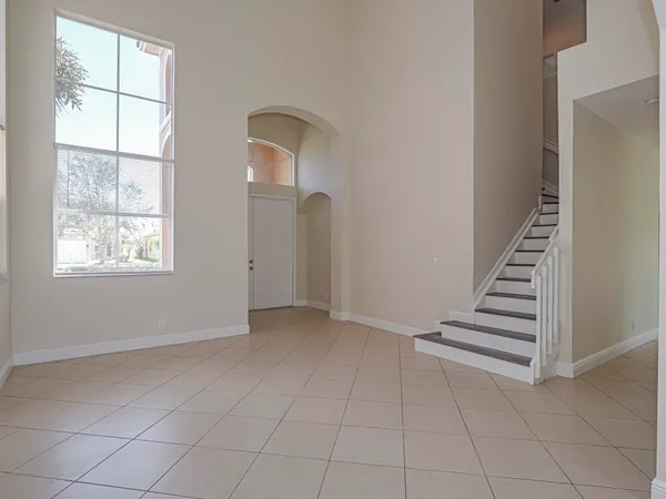 $2,600 | 5605 Spanish River Road, Fort Pierce, FL 34951