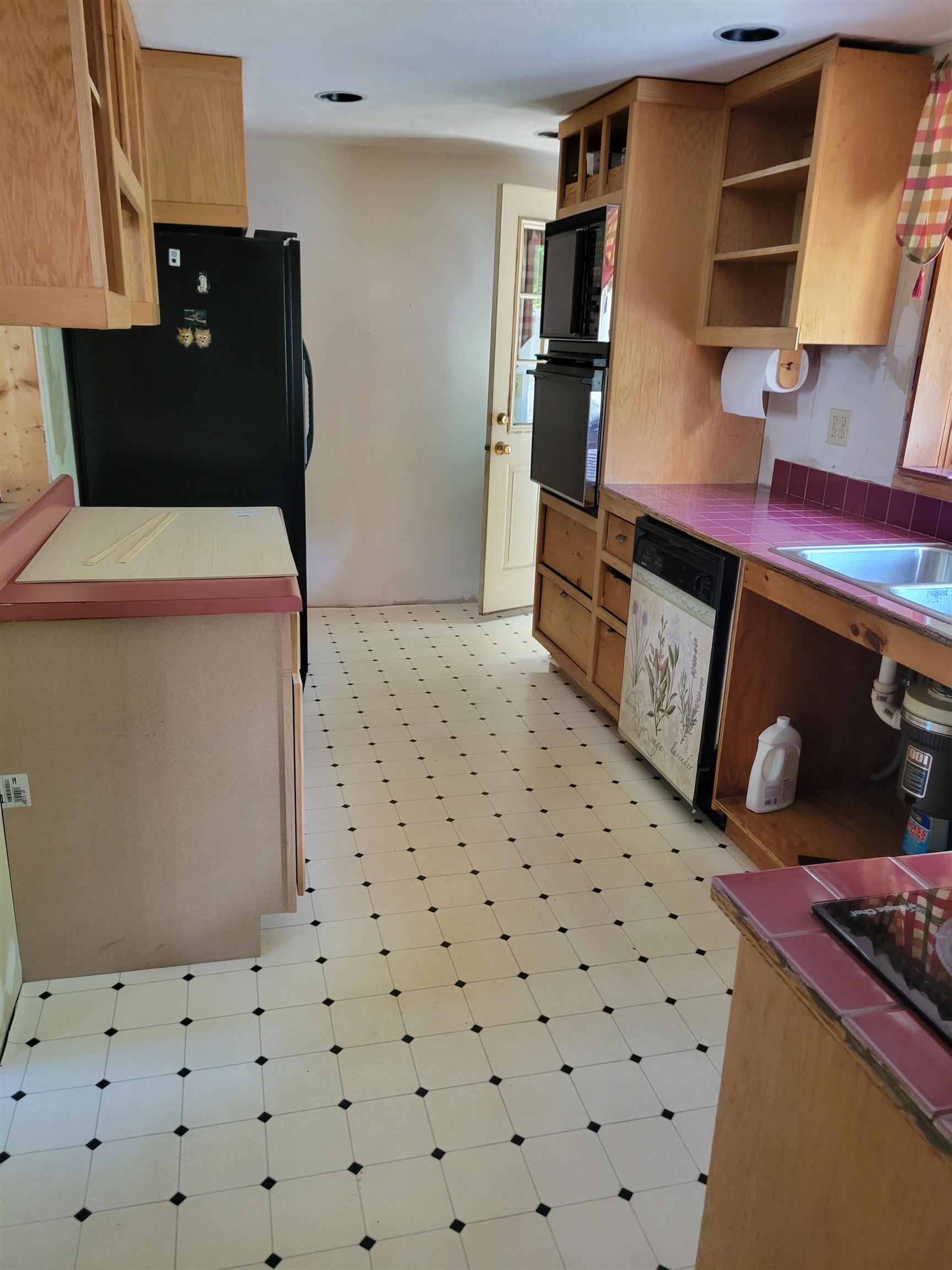1569 Candia Road Manchester, NH 03109 - Photo 3 of 11