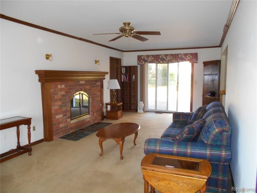 2060 Chalet Drive Rochester, MI 48309 - Photo 4 of 26 Family room with gas fireplace.