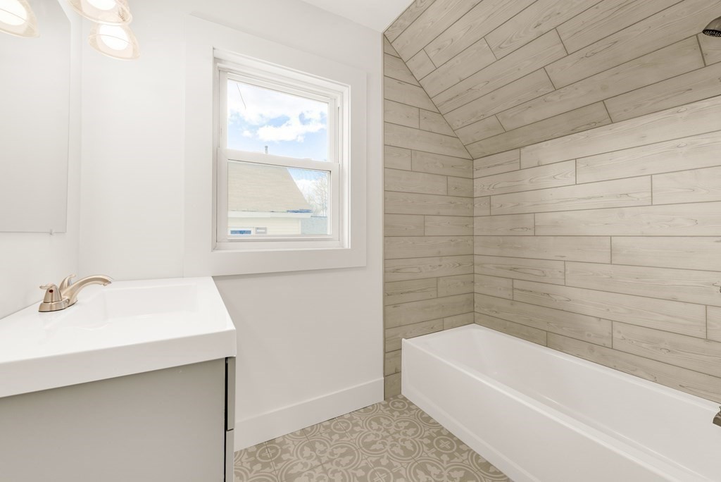 19 High Street Ware, MA 01082 - Photo 23 of 40